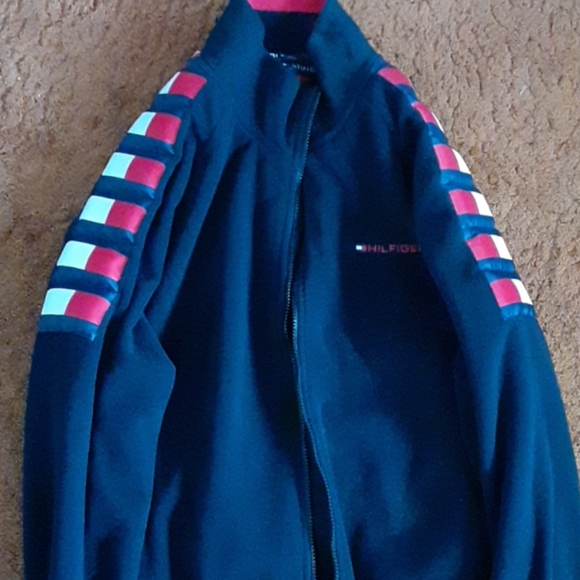 Tommy Hilfiger long sleeve jacket/fleece - Picture 3 of 7